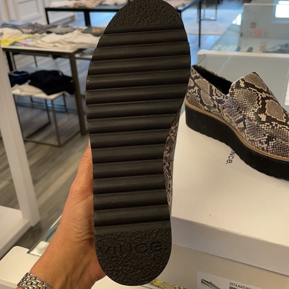 Vince Zeta snake print leather platform loafer - Picture 3 of 5